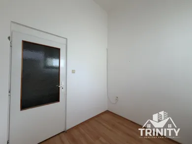 Na prenájom komerčné, 120 m², Nové Zámky, centrum