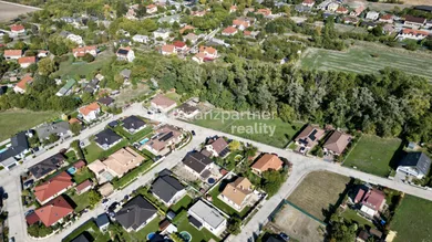 Na predaj pozemok, 636 m², Kvetoslavov, Hlavná
