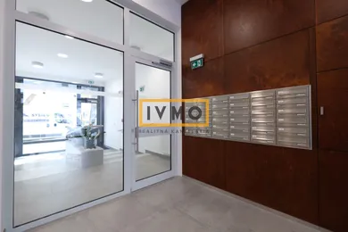 Na prenájom objekt, 15 m², Bratislava-Staré Mesto, Bernolákova