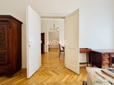Na predaj 3-izbový byt, 82 m², Bratislava-Staré Mesto, Karadžičova