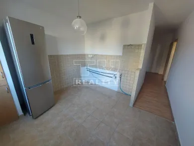 Na predaj 2-izbový byt, 70 m², Bratislava-Dúbravka