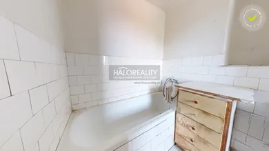 Na predaj 3-izbový byt, 73 m², Rimavská Sobota, Družstevná