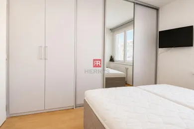 Na prenájom 2-izbový byt, 49 m², Bratislava-Karlova Ves