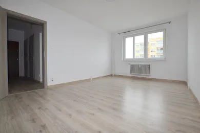Na prenájom 1-izbový byt, 35 m², Poprad, Hraničná