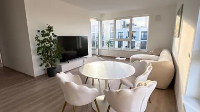 Na predaj 4-izbový byt, 99 m², Bratislava-Petržalka