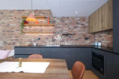 Na prenájom 3-izbový byt, 80 m², Bratislava-Staré Mesto, Čulenova