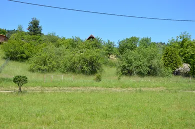 Na predaj pozemok, Jamník