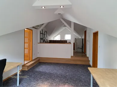 Na prenájom komerčné, 84 m², Bratislava-Staré Mesto