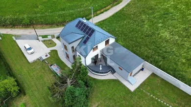 Na predaj 6-izbový dom, 234 m², Zborov