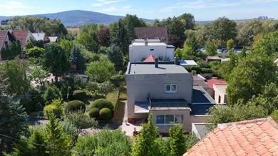 Na predaj 5-izbový dom, 153 m², Bratislava-Záhorská Bystrica