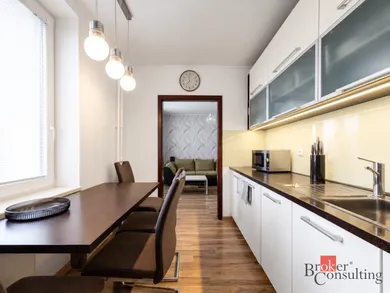 Квартиры в аренду, 2-комнатные, Bratislava-Nové Mesto · €900