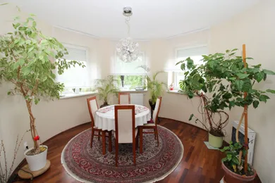 Na predaj 4-izbový byt, 126 m², Piešťany, E. Belluša