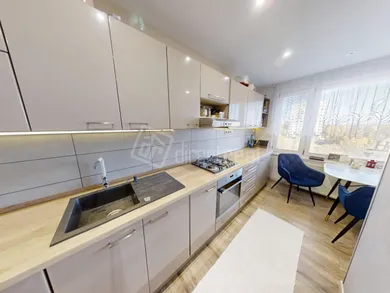 Byty na predaj 3-izbový, Lučenec · €98 000