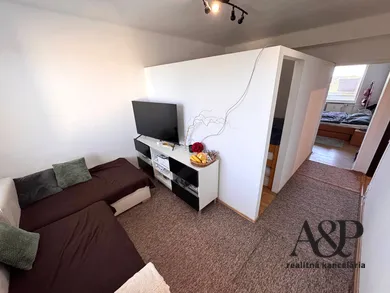 Na predaj 2-izbový byt, 52 m², Senica, Kalinčiakova