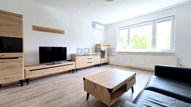 Mieszkania na wynajem, 4-pokojowe, Bratislava-Petržalka · €900