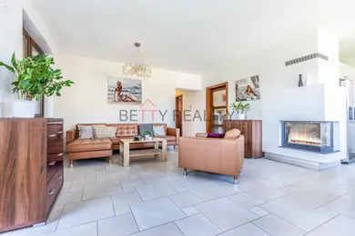 Na predaj 4-izbový dom, 152 m², Slovenský Grob, Chorvátska