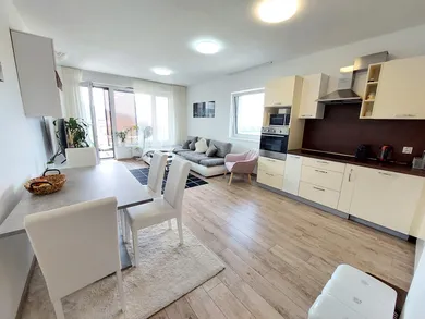 Na predaj 3-izbový byt, 71 m², Bratislava-Lamač, Hany Ponickej