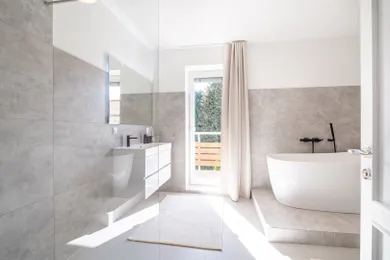 Na prenájom 5-izbový dom, 385 m², Košice-Juh, Rázusova