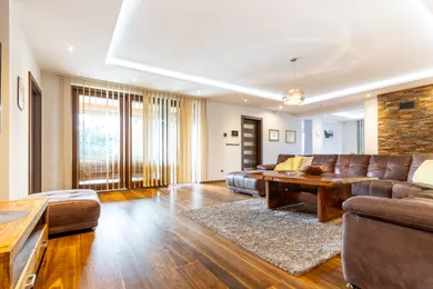 Na predaj 6-izbový dom, 350 m², Kazimír, Byštianska
