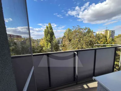 Na predaj 2-izbový byt, 62 m², Komárno, Gazdovská