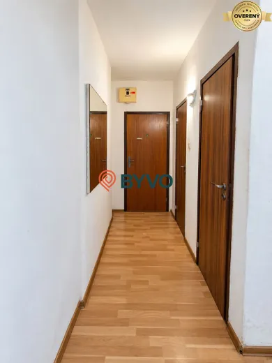 Na predaj 1-izbový byt, 35 m², Bratislava-Podunajské Biskupice