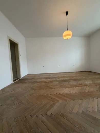 Na predaj byt v Bratislava-Nové Mesto · €287 900 · Čiastočná rekonštrukcia