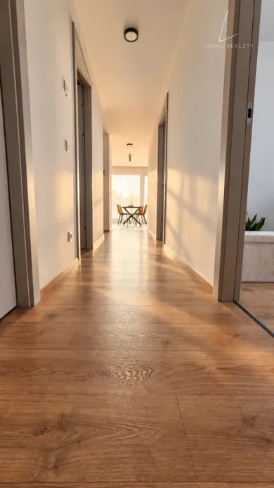 Na predaj 4-izbový byt, 96 m², Bratislava-Petržalka, -