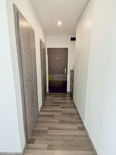 Na prenájom 1-izbový byt, 35 m², Bratislava-Vrakuňa, Rajčianska