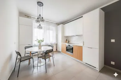 Na predaj 4-izbový byt, 118 m², Bratislava-Staré Mesto, Krížna