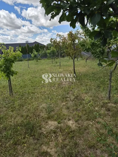Na predaj pozemok, 514 m², Vráble, Malé Chyndice
