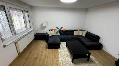 Na predaj 4-izbový byt, 87 m², Malacky, male námestie