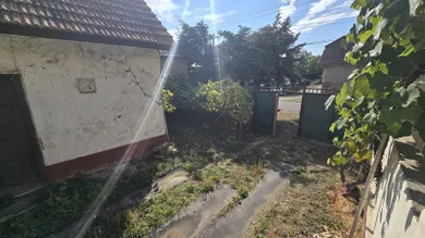 Na predaj 2-izbový dom, 260 m², Hontianske Tesáre