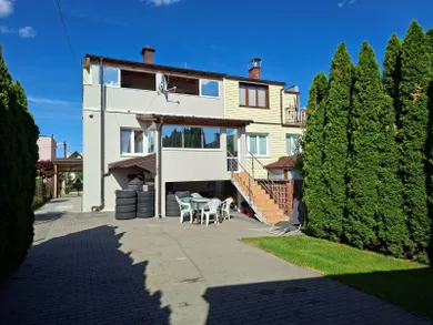Domy na sprzedaż, 4-pokojowe, Trenčín · €365 000