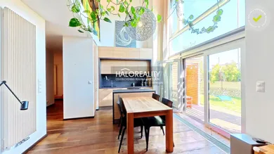 Na prenájom 3-izbový byt, 96 m², Bratislava-Nové Mesto