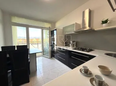 Na predaj 3-izbový byt, 69 m², Prievidza