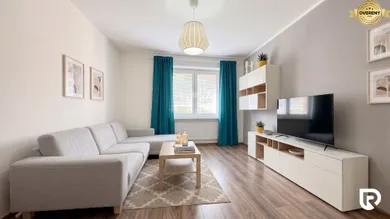 Na prenájom 2-izbový byt, 77 m², Trenčín, Piešťanská