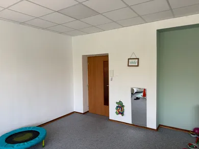 Na prenájom komerčné, 45 m², Trnava, Ulica Hospodárska