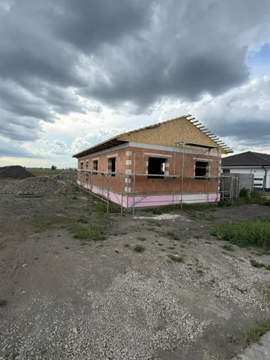 Na predaj 4-izbový dom, 101 m², Bellova Ves