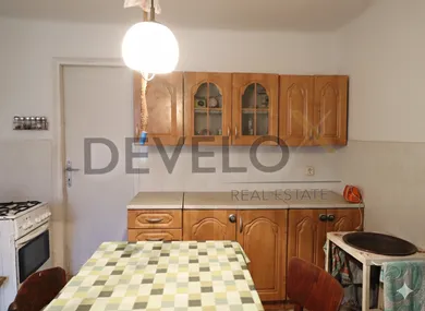 Na predaj 1-izbový dom, 250 m², Plavecký Mikuláš