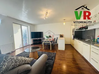 Na predaj 3-izbový byt, 68 m², Nitra, Ratkošova