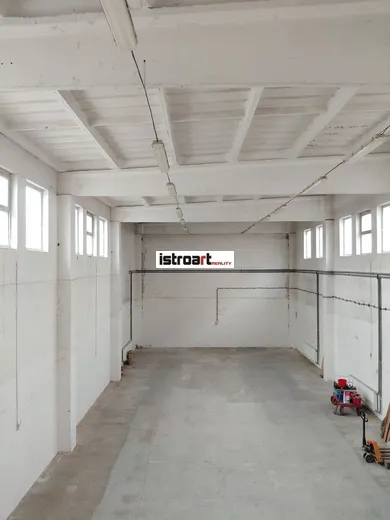 Komerčné priestory na prenájom, Bratislava-Ružinov · €2 304