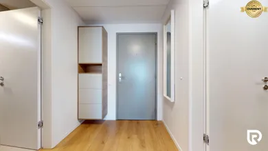 Na prenájom 2-izbový byt, 57 m², Bratislava-Staré Mesto, Továrenská