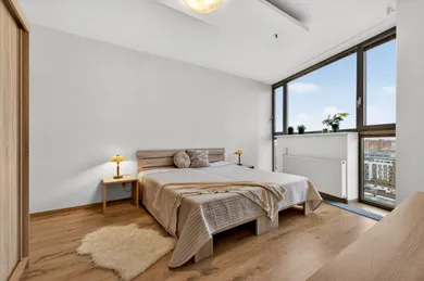 Na predaj 3-izbový byt, 89 m², Bratislava-Petržalka, Kopčianska