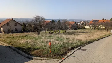 Działki na sprzedaż, Nitra · €285 800