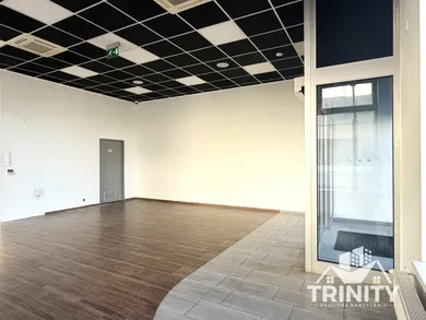 Na prenájom komerčné, 130 m², Nové Zámky, centrum