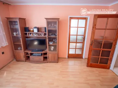 Na predaj 3-izbový byt, 60 m², Krompachy