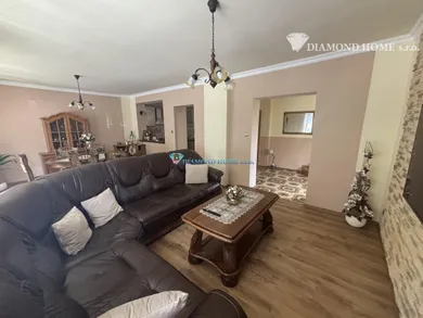 Na predaj dom, 192 m², Okoč, Vinohradská