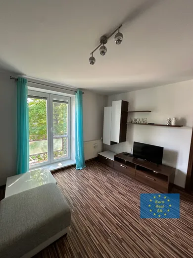 Na prenájom 2-izbový byt, 60 m², Košice-Juh, Pasteurovo námestie