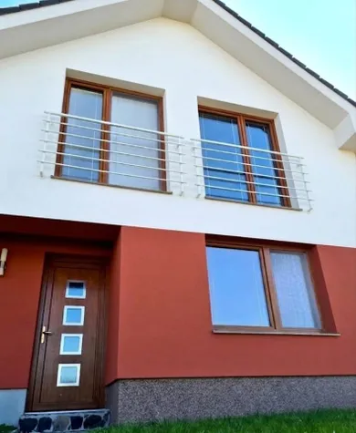 Na predaj 5-izbový dom, 165 m², Rovinka, Orechová