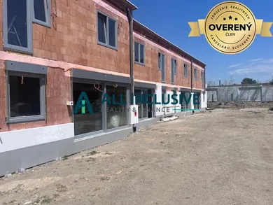 Na predaj dom, 121 m², Most pri Bratislave